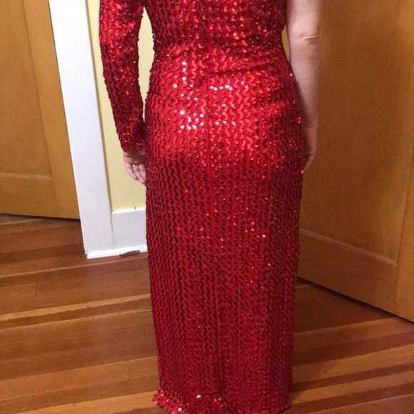 ❣️Beautiful red sequence evening gown - Picture 4 of 8